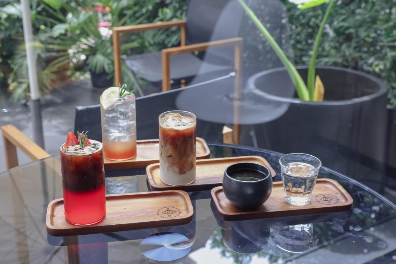 Seekers Finders Rama IV Hotel Surestay Collection By BW Bangkok Exterior foto